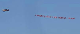 Aeroplano sopra l'Olimpico: \