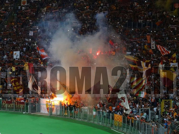 curva-sud-presentazione-roma-fenerbahce-19-08-14-2