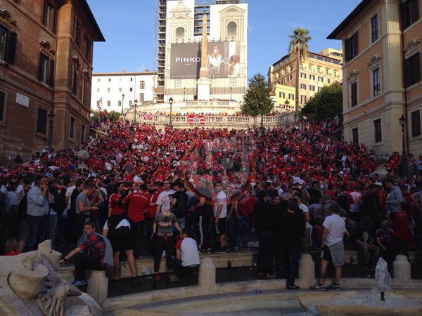 tifosi-bayern-piazza-di-spagna-lr24