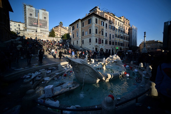 italy-fbl-fans-clash-netherland