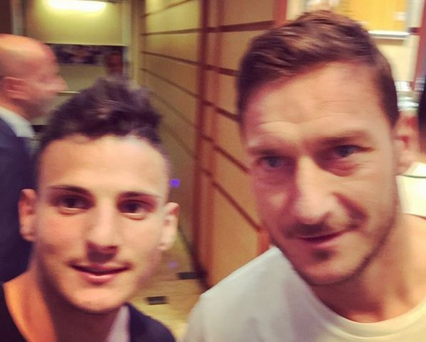 totti-vialla-stuart-con-falco_-foto-falco-instagram