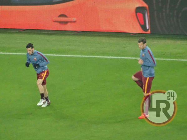 juve-roma-riscaldamento-florenzi-dzeko-lr24
