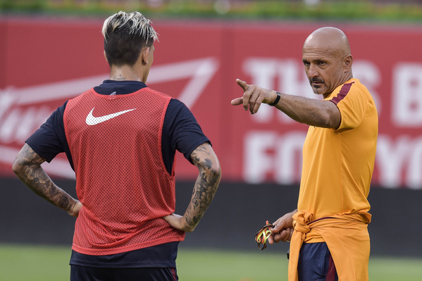 as-roma-training-session-133