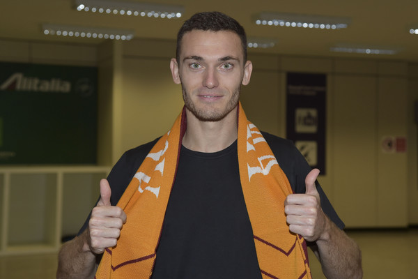 as-roma-new-signing-thomas-vermaelen-attends-medical-tests-9