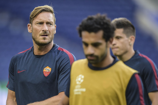 as-roma-training-session-and-press-conference-13