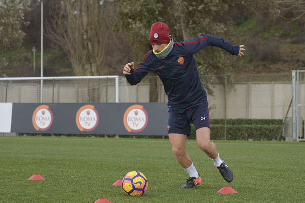 as-roma-press-conference-and-trainig-session-3