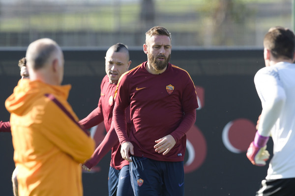 as-roma-training-session-271
