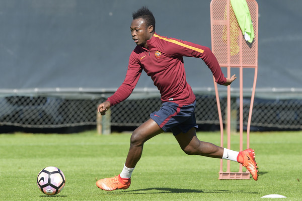 as-roma-training-session-299