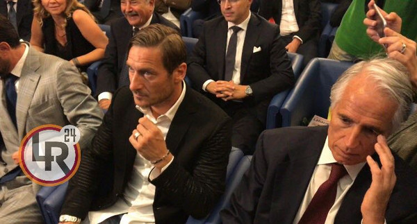 totti-coni-con-malago-lr24