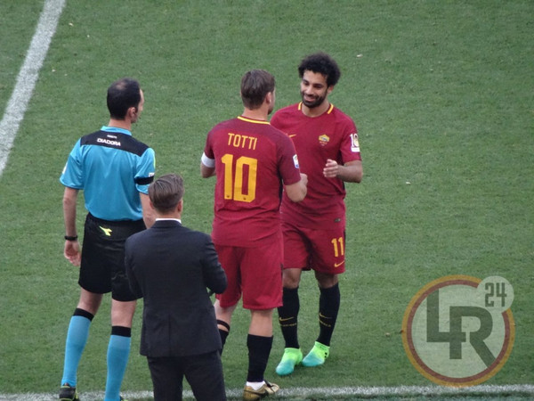 totti-salah-cambio