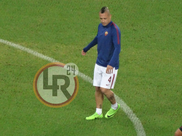 nainggolan-riscaldamento-4