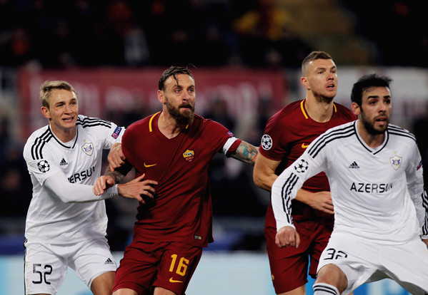 as-roma-v-qarabag-fk-uefa-champions-league-11