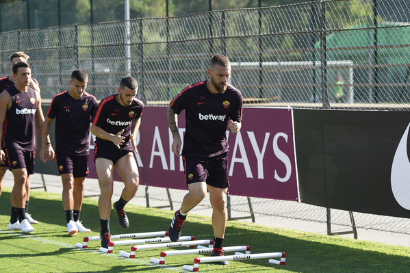 as-roma-seduta-di-allenamento-pomeridiano-a-trigoria-27