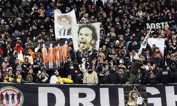 Juventus-Spal: cori contro Napoli e Firenze dalla curva sud bianconera