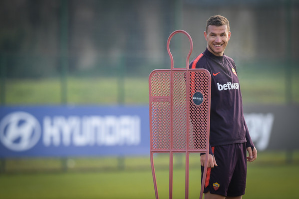 as-roma-allenamento-a-trigoria-302