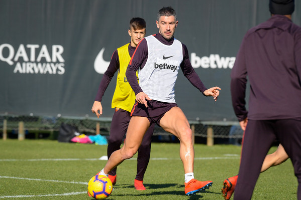 as-roma-allenamento-a-trigoria-324