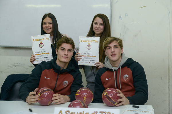 as-roma-a-scuola-di-tifo-con-schick-e-zanioloas-roma-a-scuola-di-tifo-con-schick-e-zaniolo-6