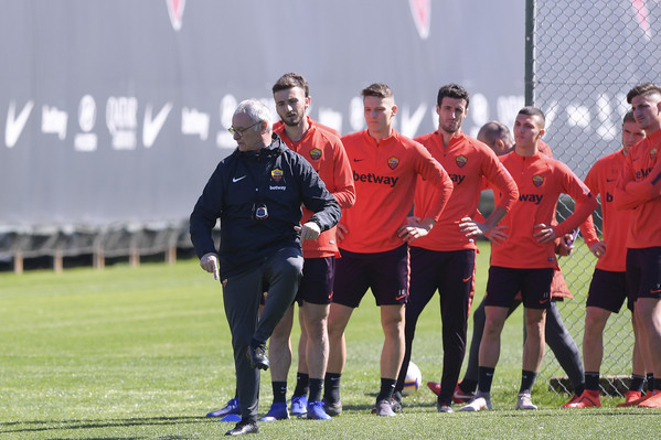 as-roma-allenamento-a-trigoria-400