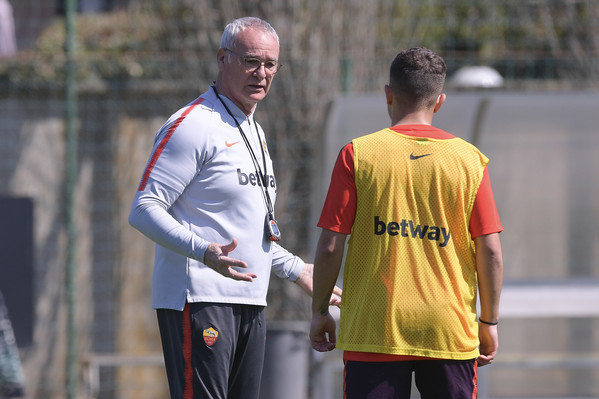 as-roma-seduta-di-allenamento-al-centro-sportivo-di-trigoria-33