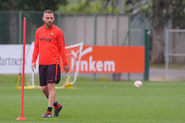 as-roma-allenamento-a-trigoria-476